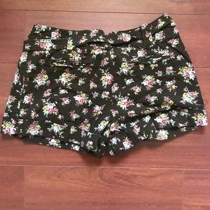 🧡 Brown corduroy shorts with belt